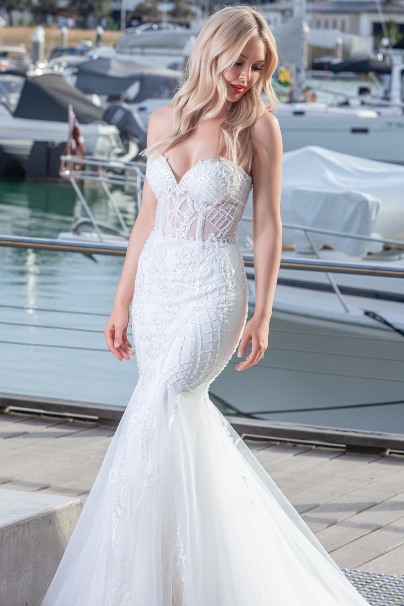 Fitted lace wedding gown Melbourne
