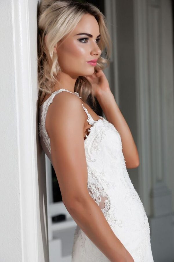 Ivory lace wedding dress