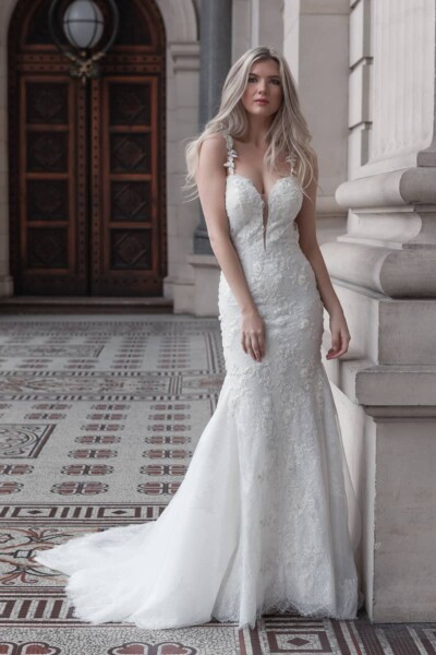 Mermaid gown of exquisite lace Melbourne Mermaid gown of exquisite lace Melbourne