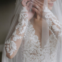 detachable lace sleeve wedding dress