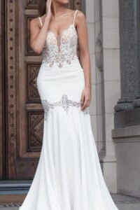 Size 10 to 12 A nude bodice with 3D lace applique and crepe skirt. wedding gowns hire Melbourne