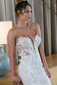 size 10 to 12A Deep V lace bodice with 3D appliques Bridal gown hire Melbourne